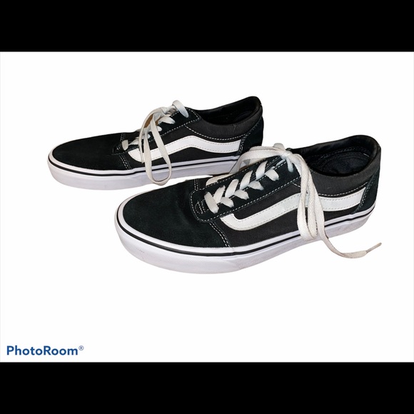 WOMENS BLACK CLASSIC BLACK&WHITE VANS! - Picture 2 of 5